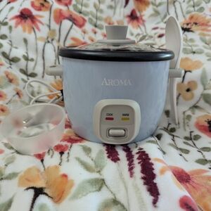 Aroma 2 Cup Rice Cooker, Mini, Light Blue